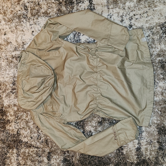 Light Rain Jacket - Picture 3 of 3